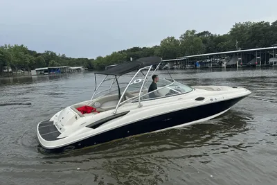 Sea Ray 270 Sundeck