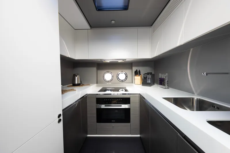 Never Give Up Yacht Photos Pics Galley