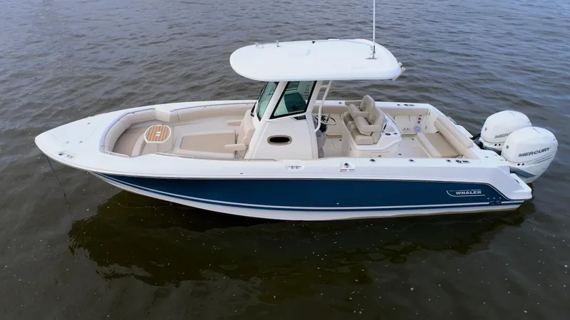 Best Opportunity Yacht Photos Pics 2017 Boston Whaler 280 Outrage boat on water, side view.