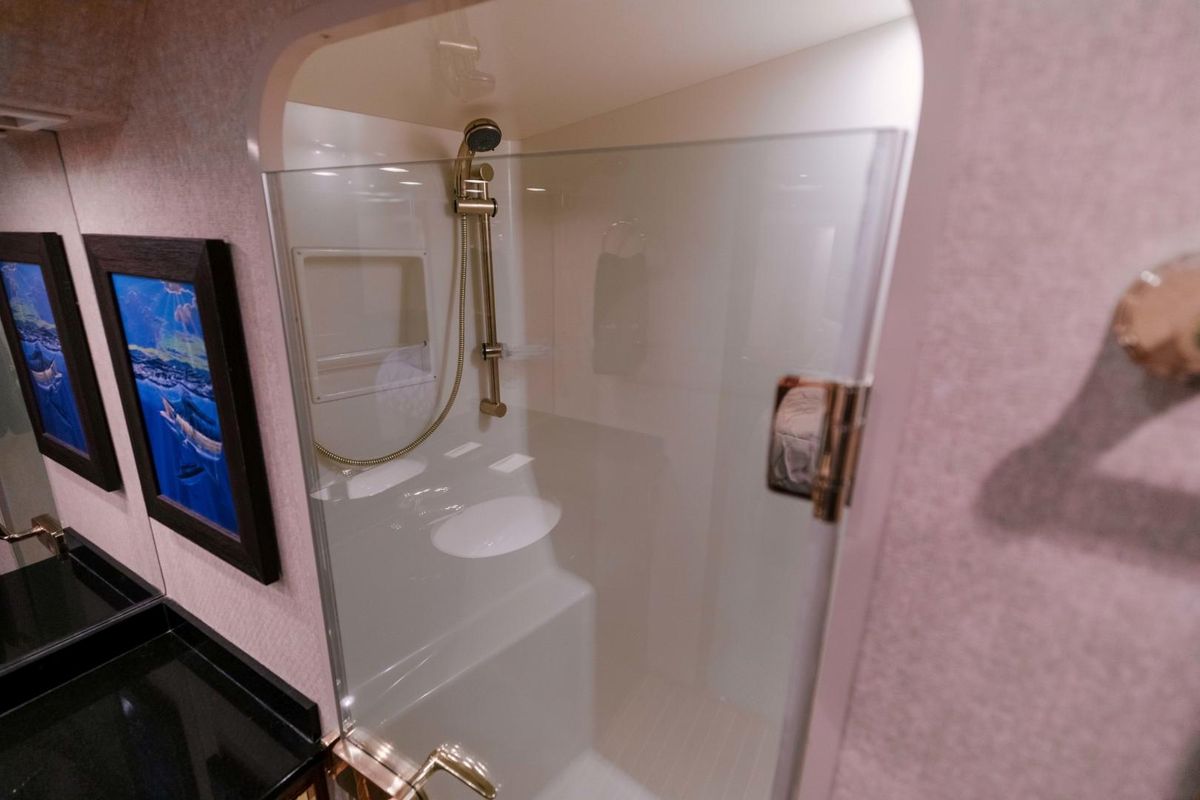 2006 Viking 74 