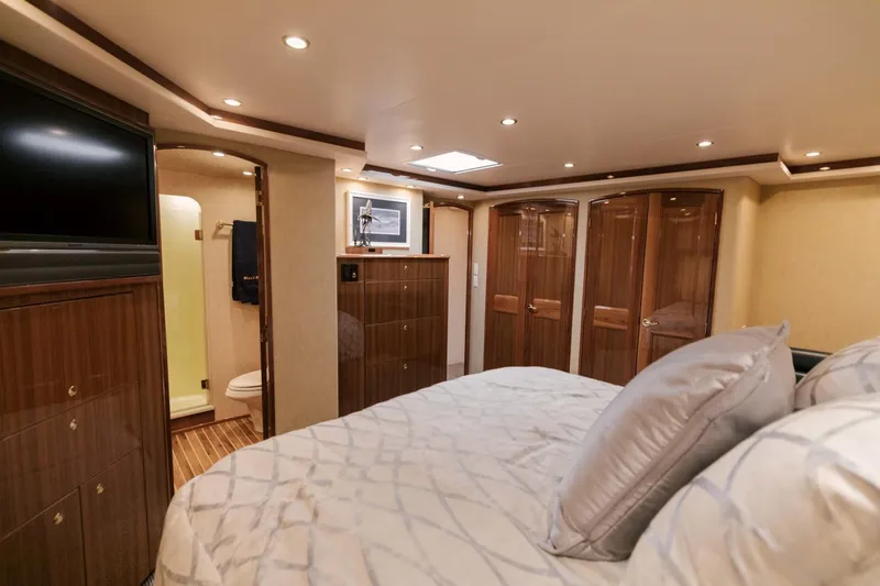 Kickback Yacht Photos Pics 2006 Viking 74 Convertible - KICKBACK