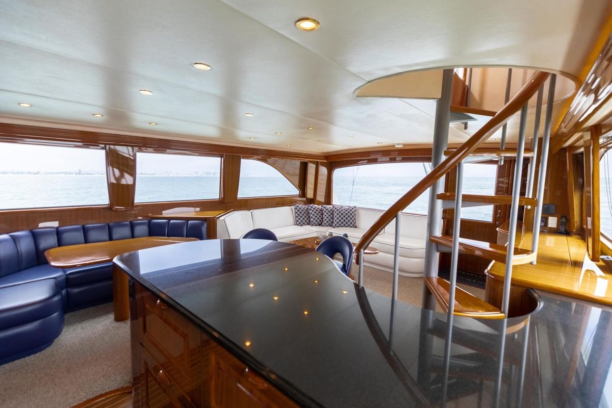 2006 Viking 74 