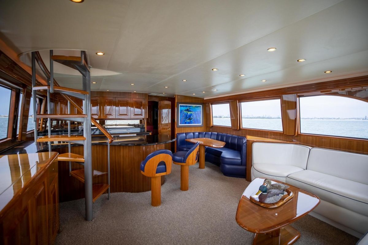 2006 Viking 74 