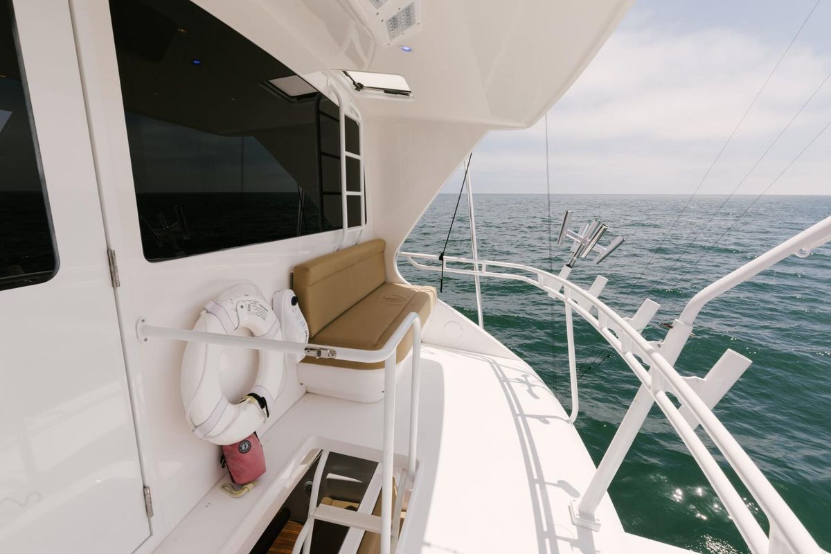 2006 Viking 74 