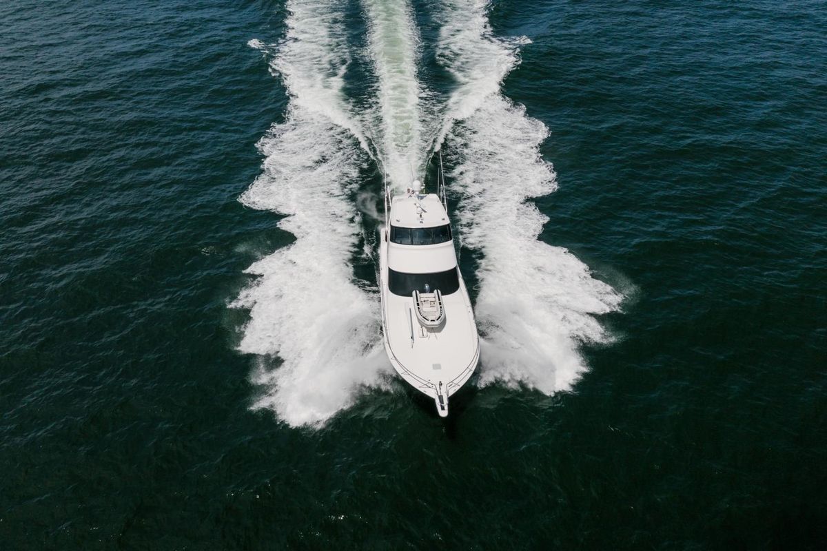 2006 Viking 74 