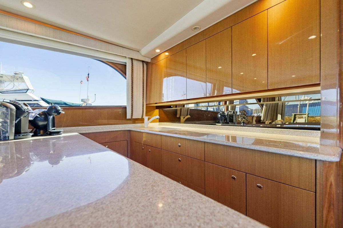 2005 Viking 52 