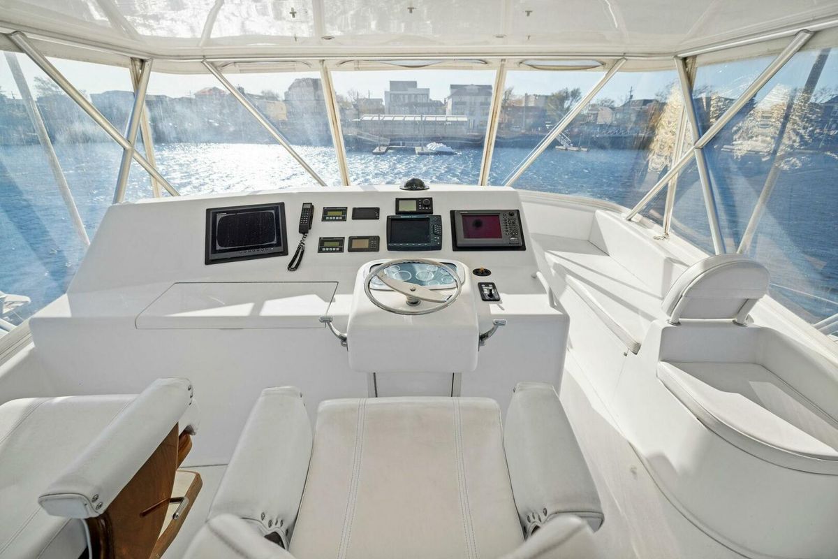 2005 Viking 52 