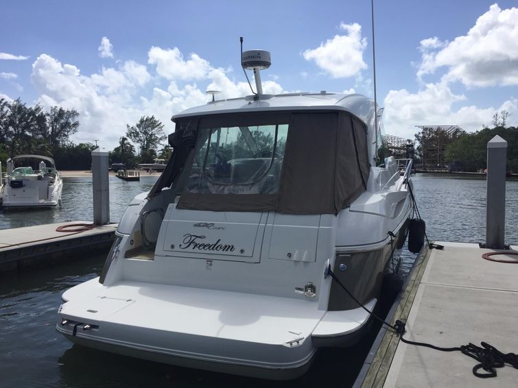 2011-42-cruisers-yachts-420-sports-coupe