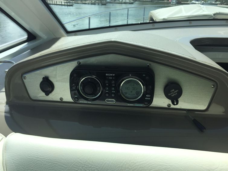 2011-42-cruisers-yachts-420-sports-coupe