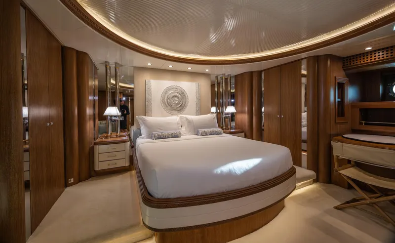 Taipan Of Wales Yacht Photos Pics 