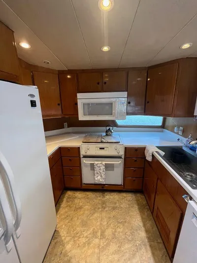 Lady Elaine Yacht Photos Pics 