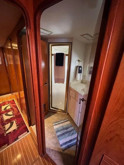 Lady Elaine Yacht Photos Pics 