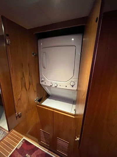 Lady Elaine Yacht Photos Pics 