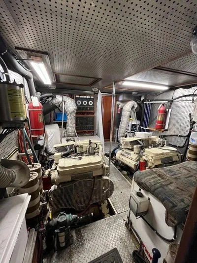 Lady Elaine Yacht Photos Pics 