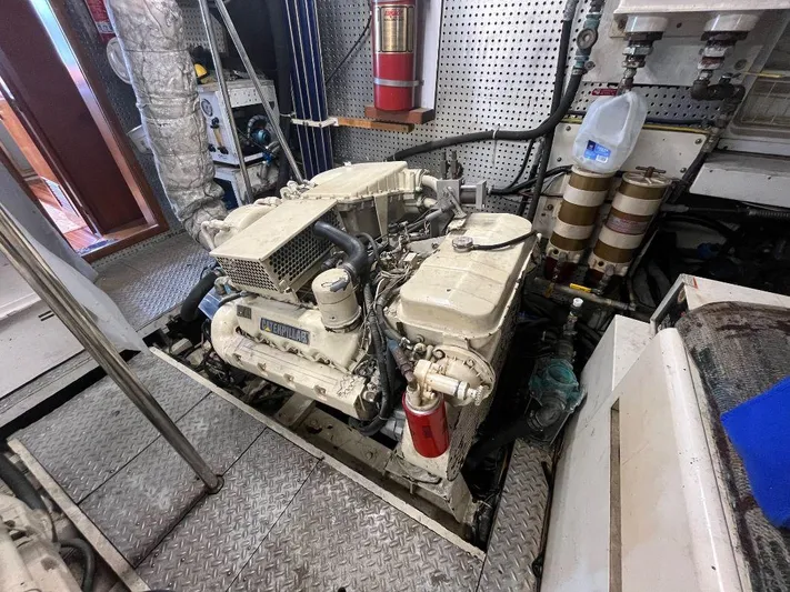 Lady Elaine Yacht Photos Pics 