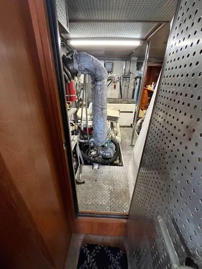 Lady Elaine Yacht Photos Pics 