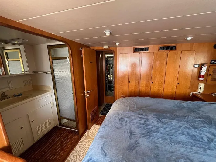 Lady Elaine Yacht Photos Pics 