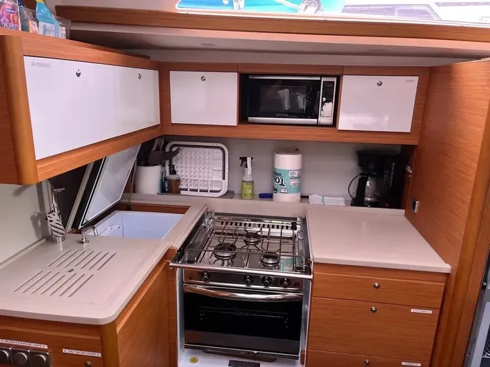 Sacha Marie Yacht Photos Pics 