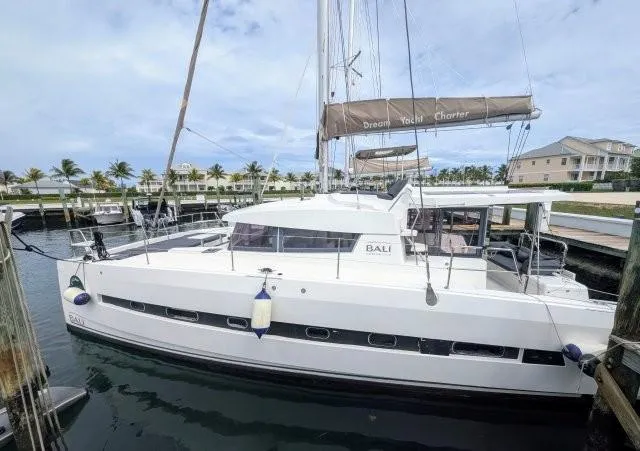 Jacana Yacht Photos Pics Bali 4.1