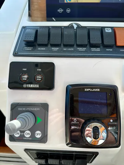 Blue To Blue Yacht Photos Pics Helm - Thruster and Zipwakes