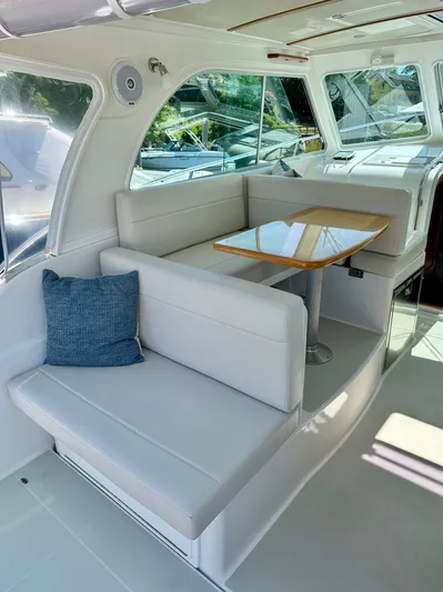 Blue To Blue Yacht Photos Pics Dinette