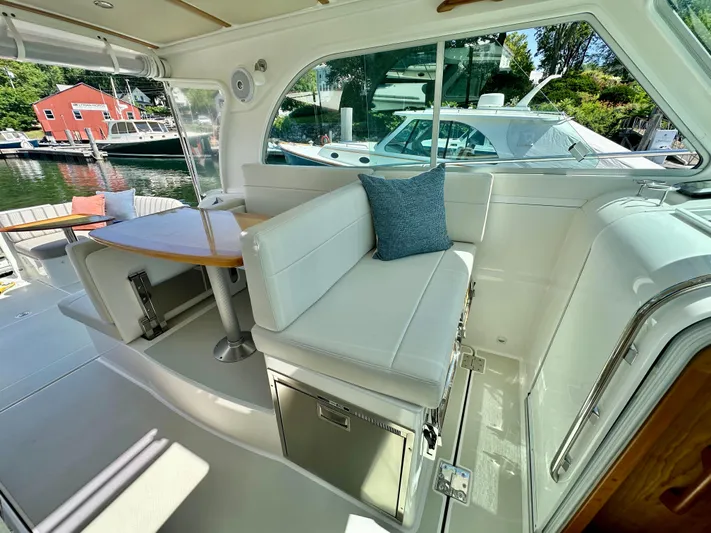 Blue To Blue Yacht Photos Pics Nav Seat