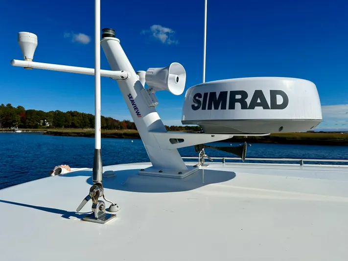 Blue To Blue Yacht Photos Pics Electronics Mast