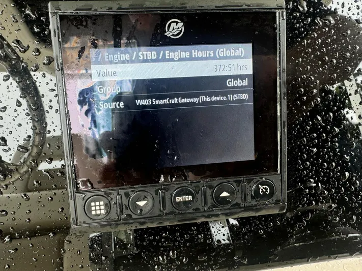 Abvios Yacht Photos Pics Display screen showing engine hours on a 2020 Boston Whaler 330 Outrage.