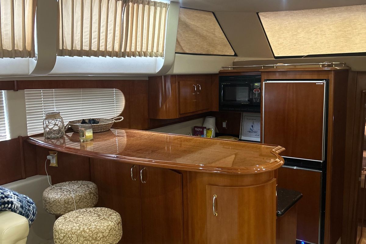 2003 Carver 46 