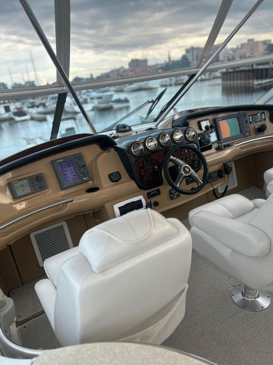 2003 Carver 46 