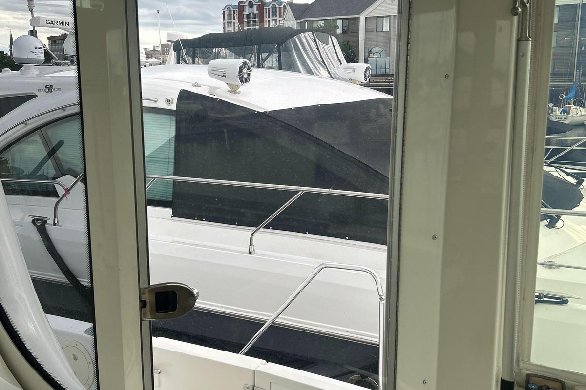 2003 Carver 46 