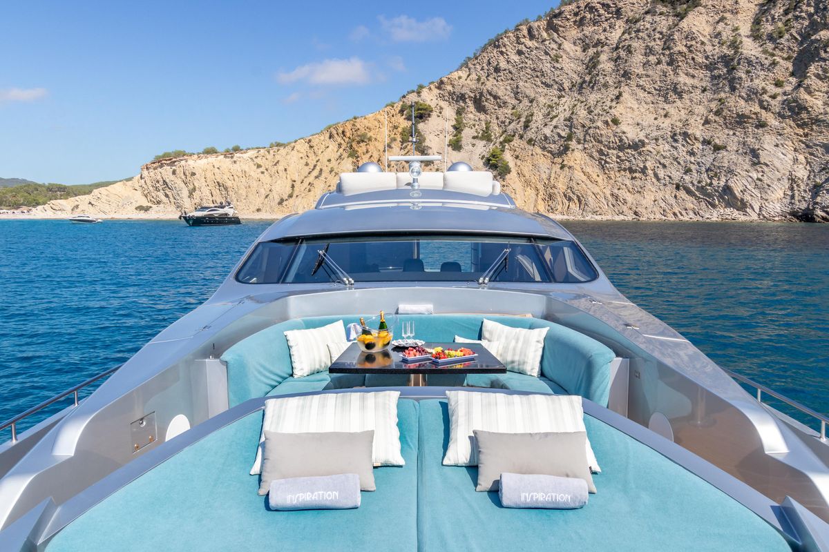 2006 Pershing 89 