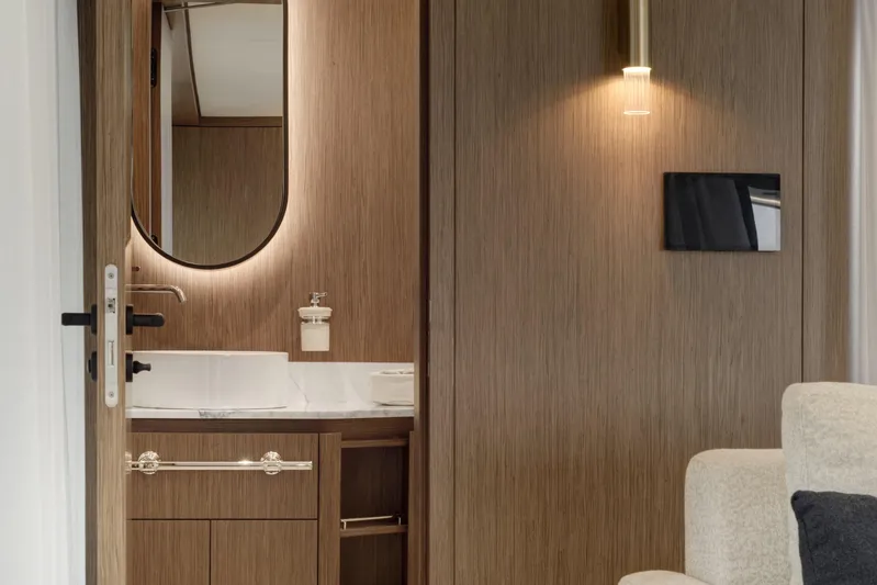 Lazzara Lpc 300 Yacht Photos Pics Luxurious Lazzara LPC 300 yacht interior, featuring modern bathroom design, 2027 model.