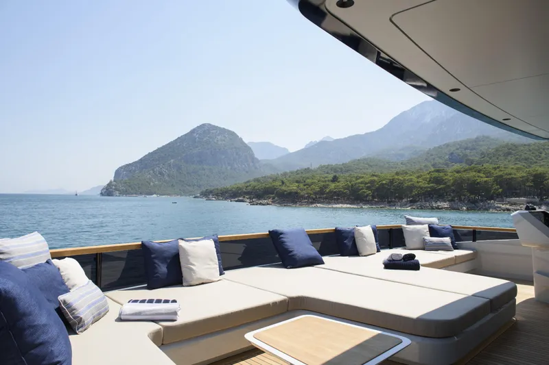 Lazzara Lpc 300 Yacht Photos Pics Luxurious 2027 Lazzara LPC 300 yacht with scenic coastal view and plush seating.