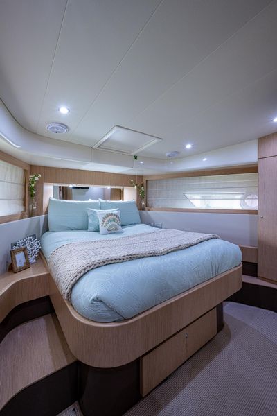 2013 Ferretti Yachts 620