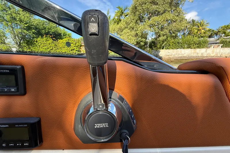  Yacht Photos Pics Volvo Penta throttle control on 2018 Chris-Craft Capri 27 boat dashboard.