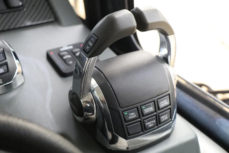 Sea-savvy Yacht Photos Pics DTS Control