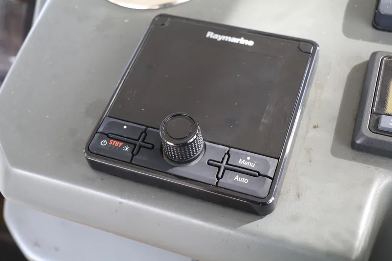 Sea-savvy Yacht Photos Pics Auto Pilot