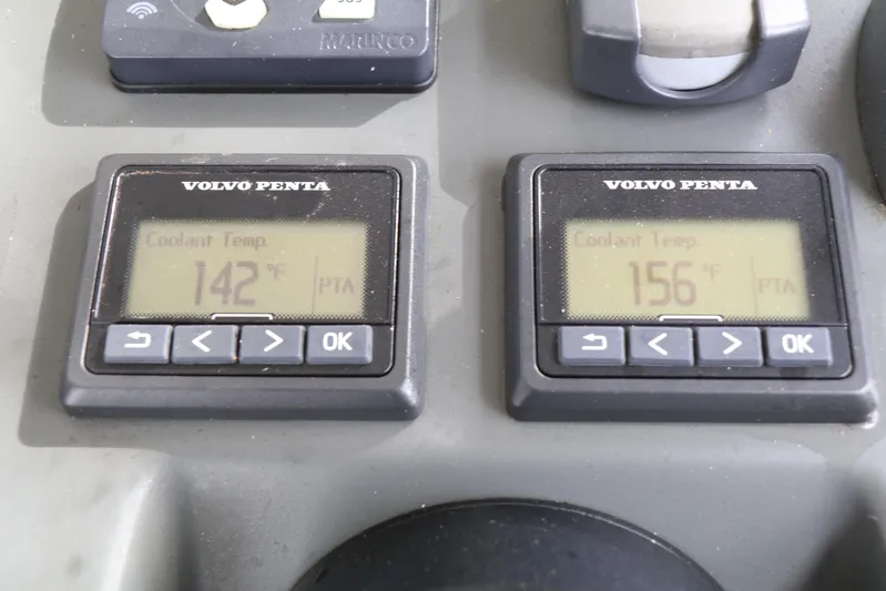 Sea-savvy Yacht Photos Pics Volvo Engine Gauges