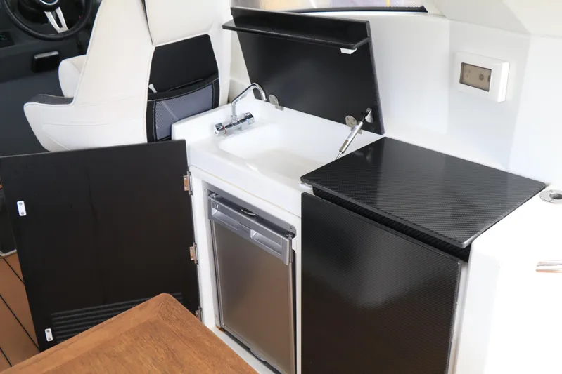 Sea-savvy Yacht Photos Pics Cockpit Wet Bar