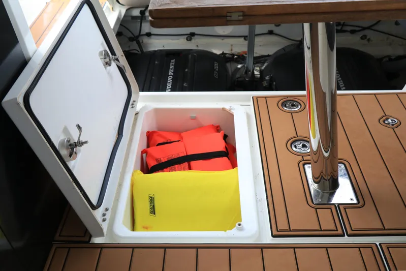 Sea-savvy Yacht Photos Pics Under-floor Storage