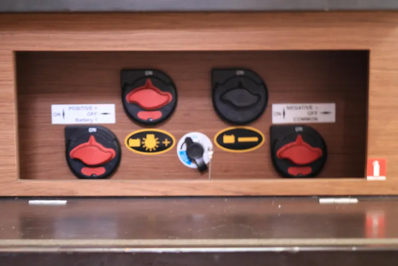 Sea-savvy Yacht Photos Pics Battery Switches