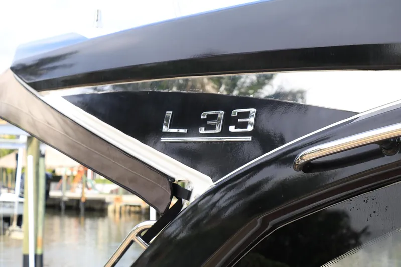 Sea-savvy Yacht Photos Pics Jeanneau 33 Logo