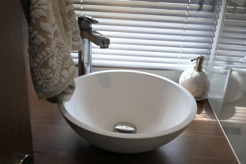 Sea-savvy Yacht Photos Pics Head Sink