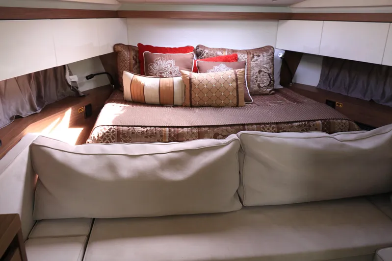Sea-savvy Yacht Photos Pics Forward Cabin