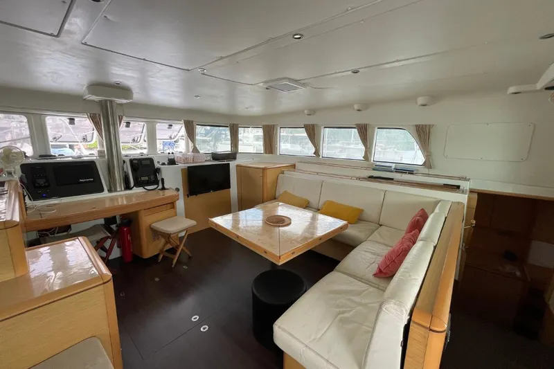 Tikiaora Yacht Photos Pics Interior of 2008 Lagoon 500 catamaran with spacious seating and modern amenities.