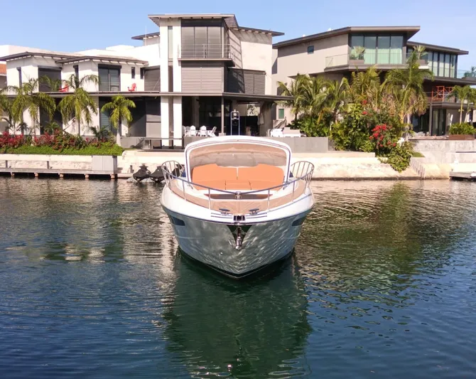 Fuentes Pyasa Yacht Photos Pics 