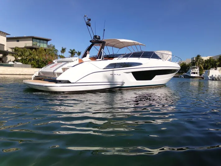 Fuentes Pyasa Yacht Photos Pics 