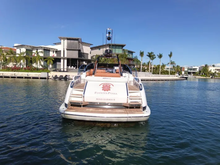 Fuentes Pyasa Yacht Photos Pics 