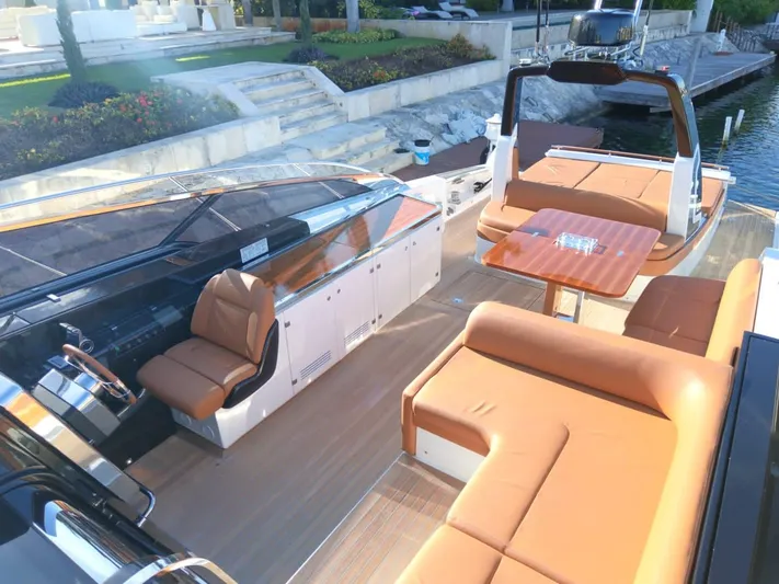 Fuentes Pyasa Yacht Photos Pics 